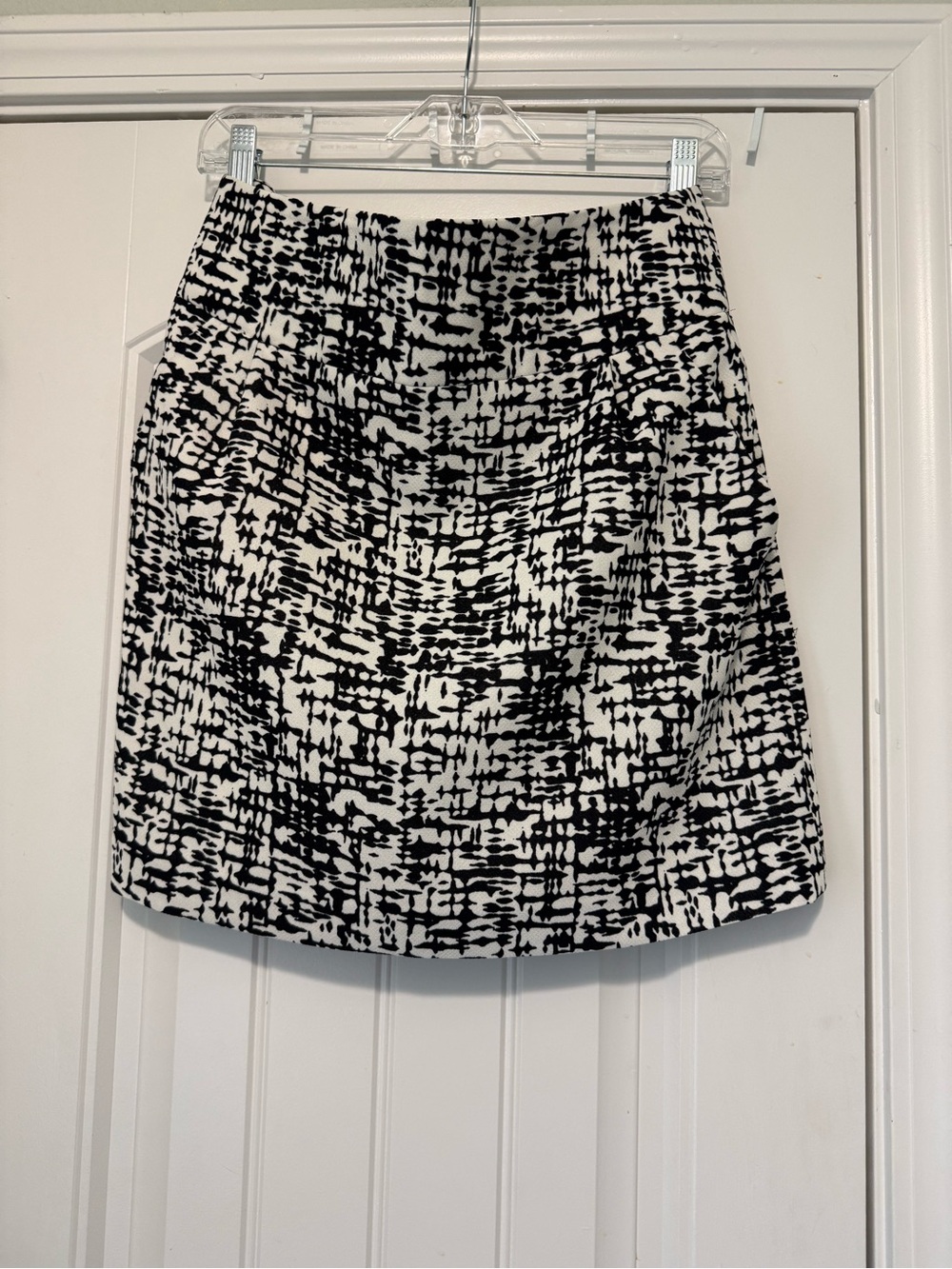 Kenneth Cole Reaction Black and White Abstract A-Line Skirt